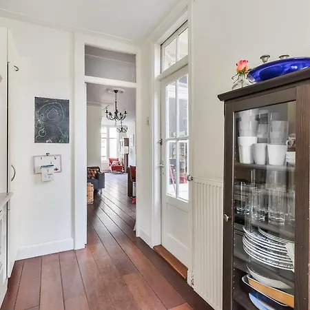 Apartamento Tolstraat Family House
