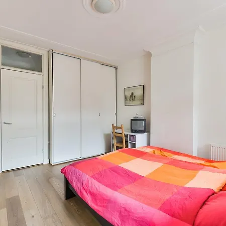 Tolstraat Family House Apartment *