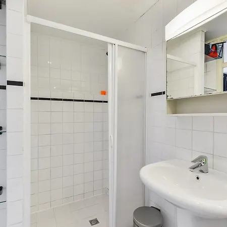 Tolstraat Family House Апартаменты